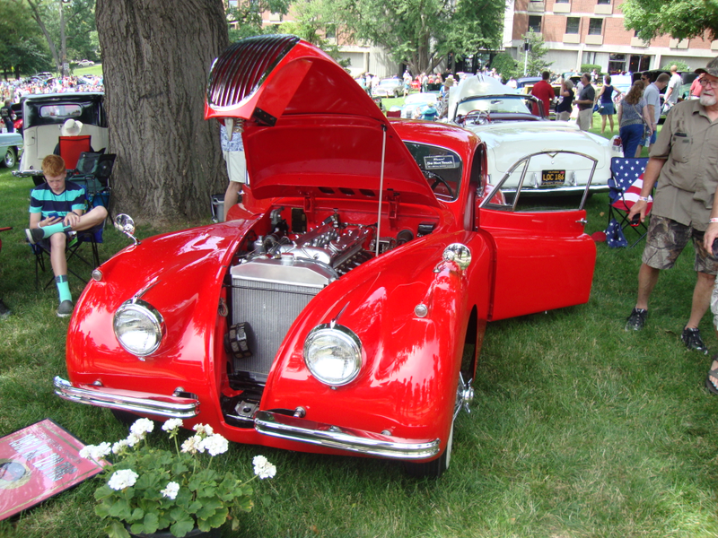 Illustration for article titled 1952 Jaguar XK120 Fixed Head Coupe